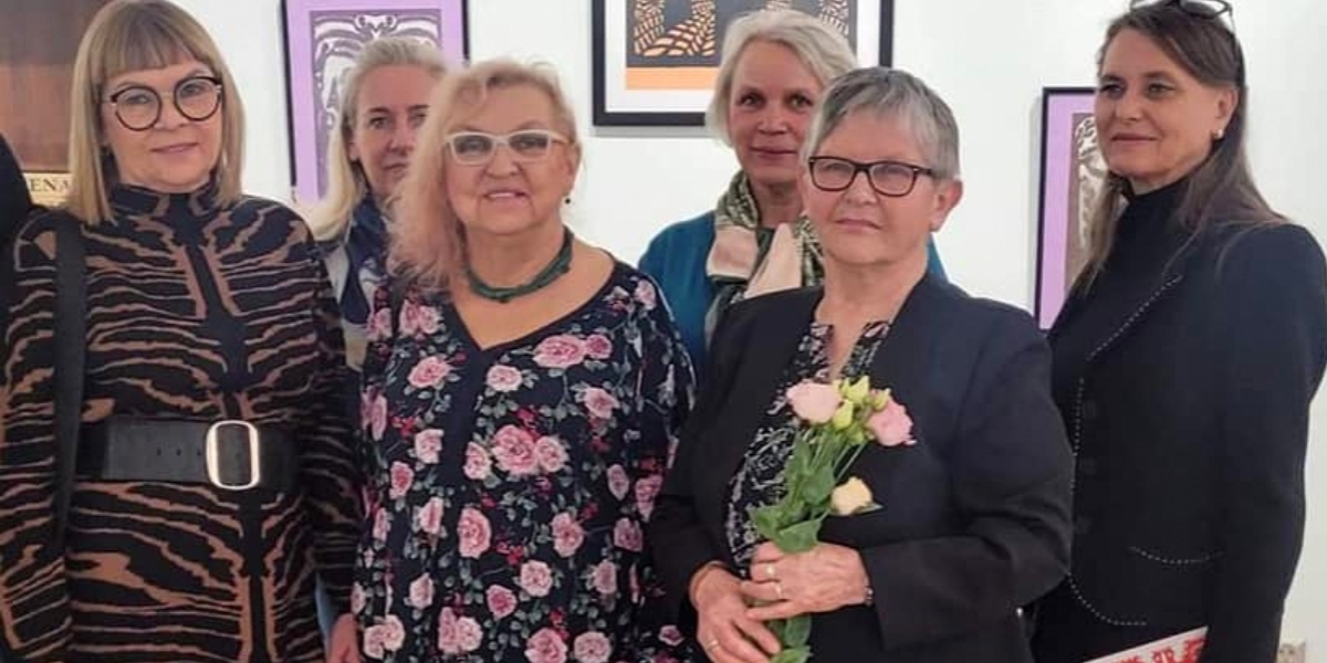 Wernisaż wystawy wycinanek ludowych Lucyny Kozłowskiej w DK Zameczek