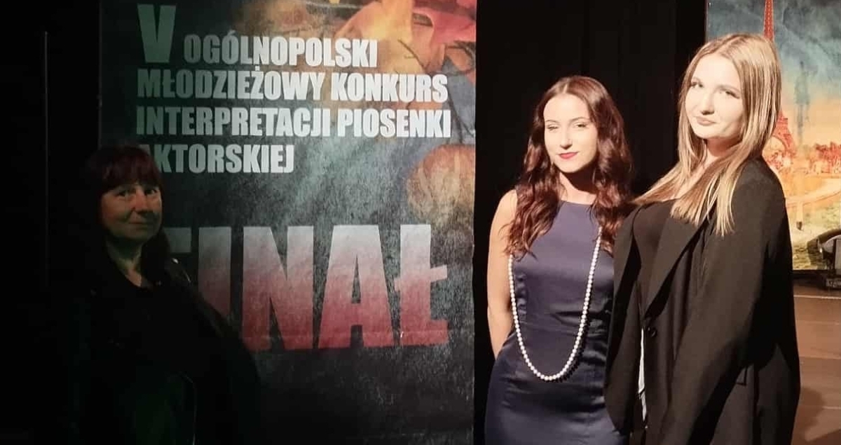 Sukcesy naszych recytatorek podczas V Ogólnopolskiego Młodzieżowego Konkursu Interpretacji Piosenki Aktorskiej
