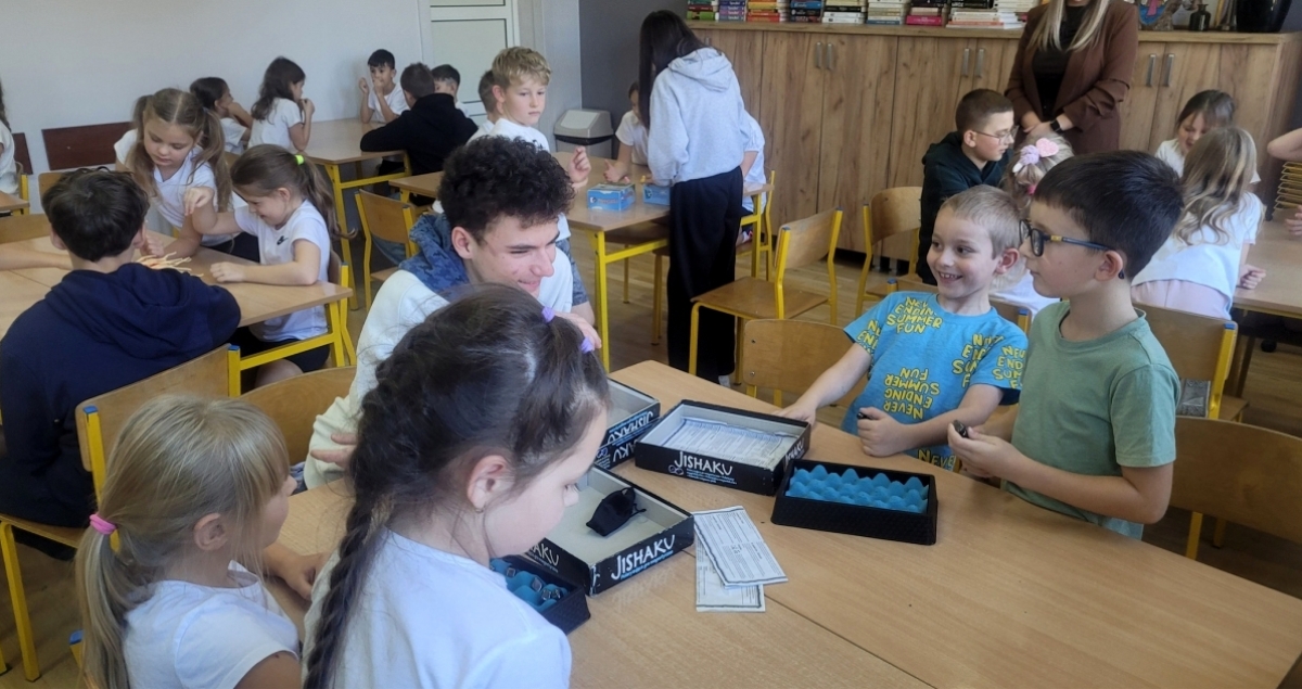 Edukacja planszówkowa w Szkole Podstawowej nr 5 im. Jana Pawła II cz. 6 (foto)