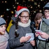 Uroczyste zaświecenie choinki na placu dworcowym