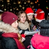 Uroczyste zaświecenie choinki na placu dworcowym