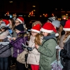 Uroczyste zaświecenie choinki na placu dworcowym