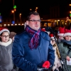 Uroczyste zaświecenie choinki na placu dworcowym